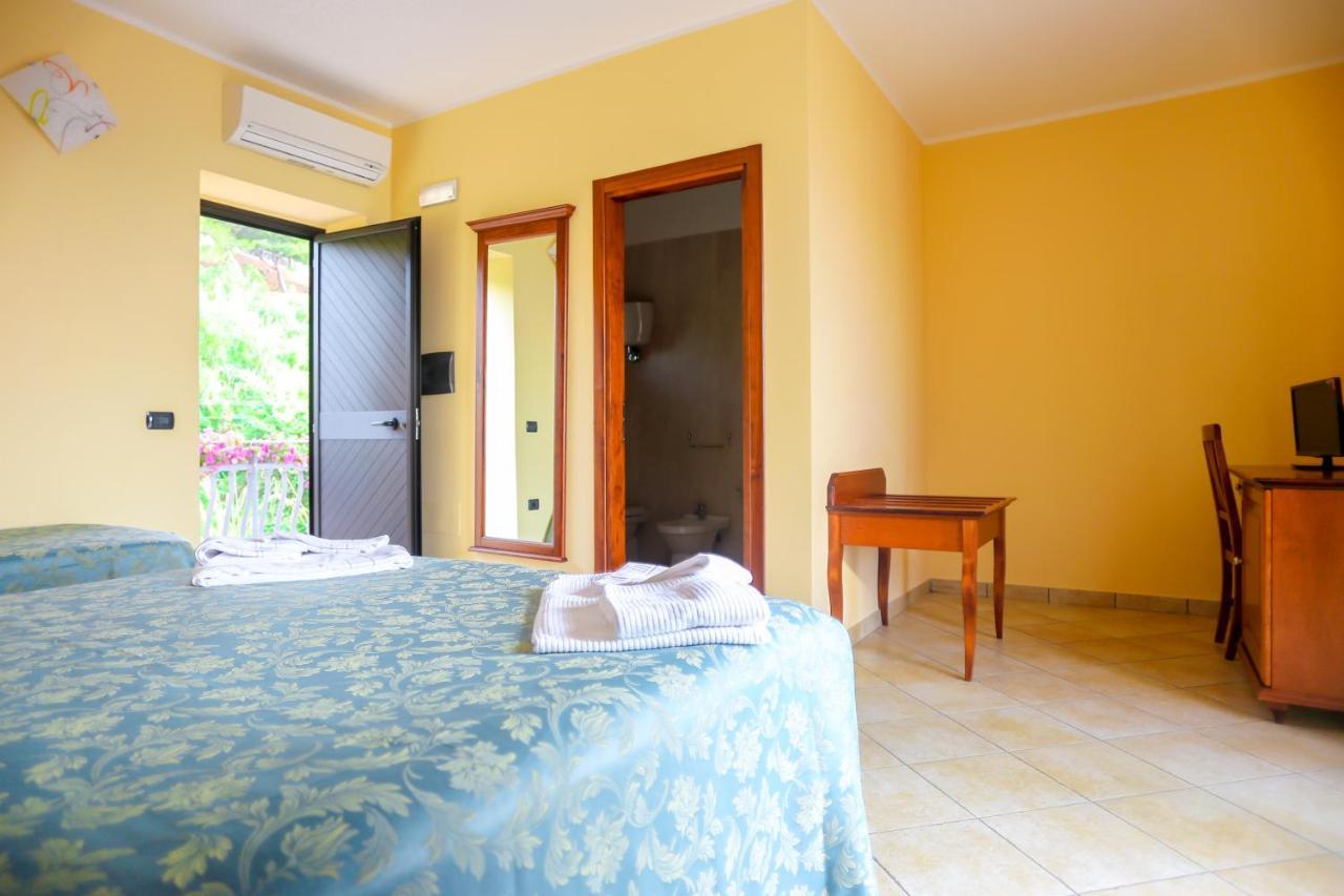 วิลลาจโจ โฮเต็ล ลิโด ซาน จูเซพเพ Hotel บรีอาติโก ภายนอก รูปภาพ