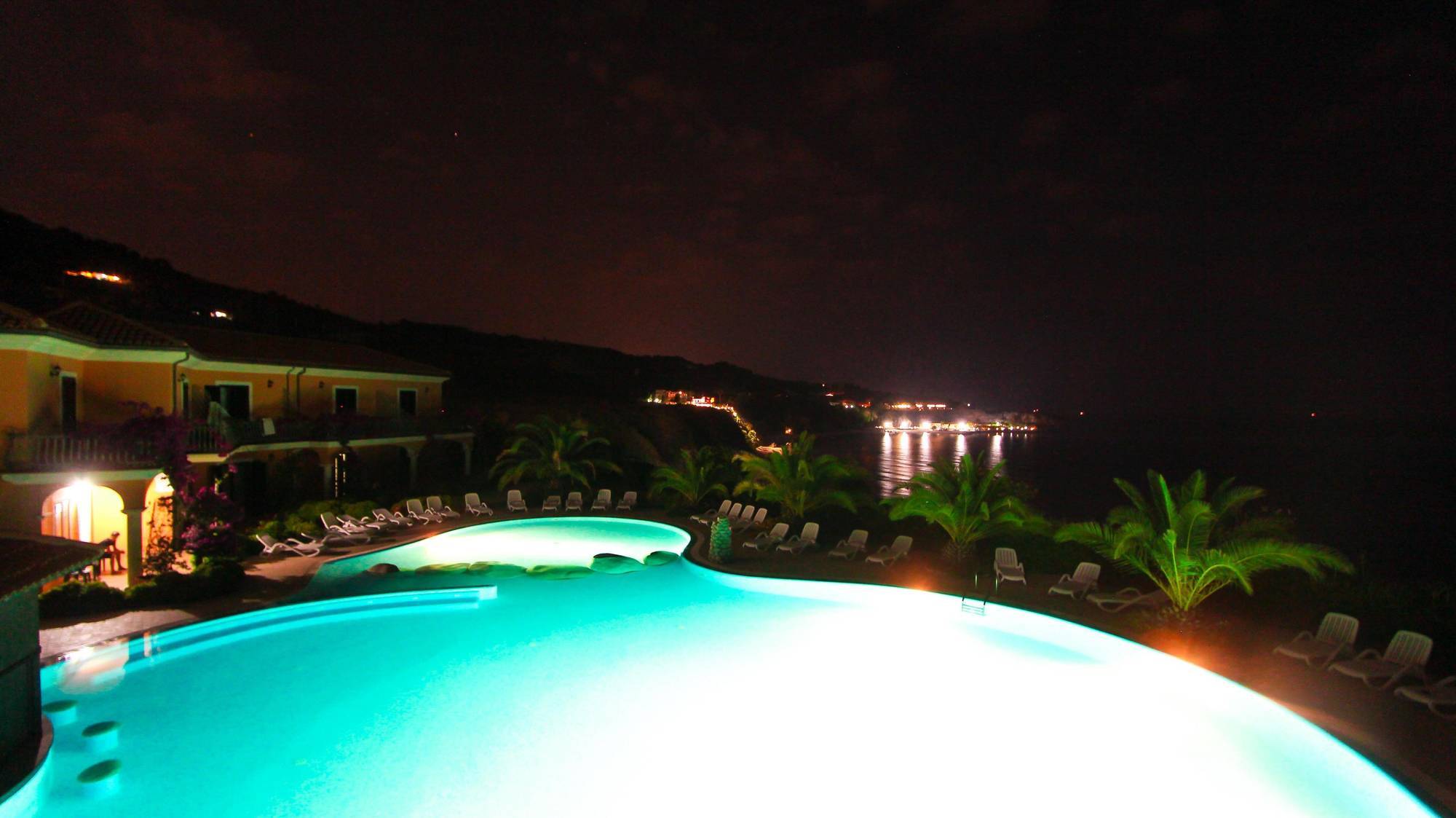 วิลลาจโจ โฮเต็ล ลิโด ซาน จูเซพเพ Hotel บรีอาติโก ภายนอก รูปภาพ